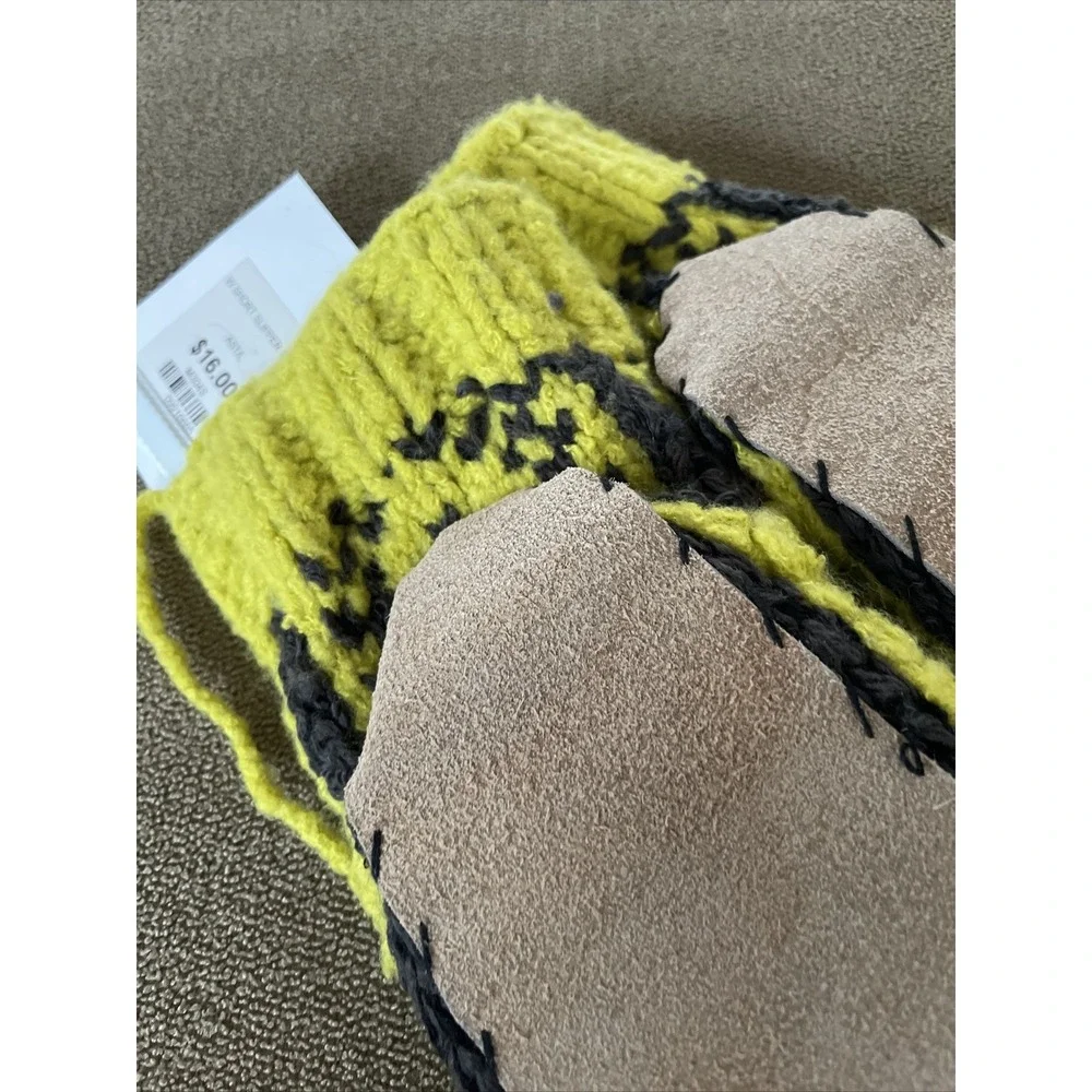 Great Outdoor Provision Co Crochet Knit Short Slipper Socks (TD)